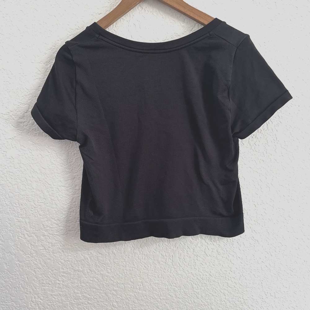 All In Motion Cropped Performance Top Activewear Black Size XL - Picture 2 of 6